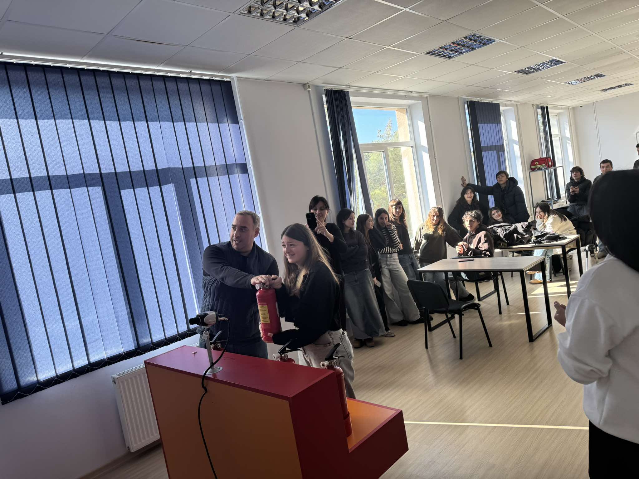 ა(ა)იპ სარკინიგზო ტრანსპორტის კოლეჯმა სკოლის მოსწავლეებს უმასპინძლა